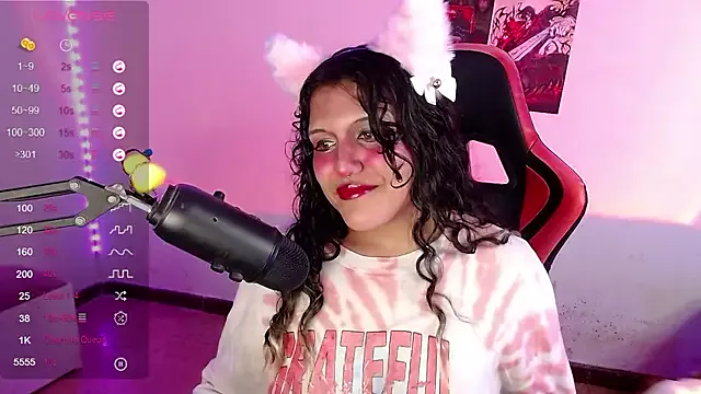 Liilbaconn on StripChat 
