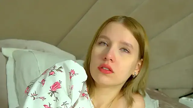 LiliLinn on StripChat 