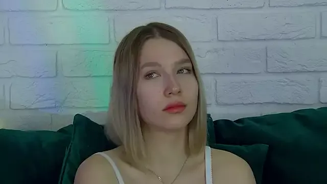 LiliLinn on StripChat 