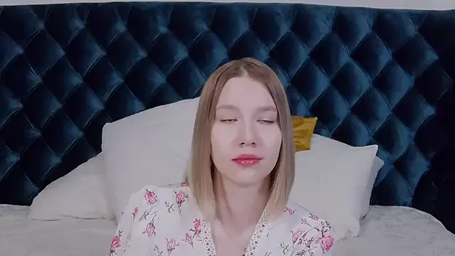 LiliLinn on StripChat 
