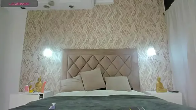 Lily_cooperr on StripChat 