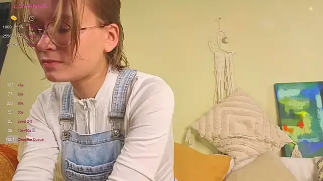 LinnGee on StripChat 