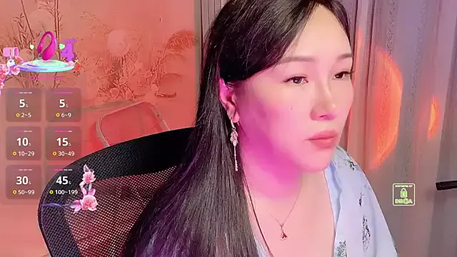 Liqinqin on StripChat 