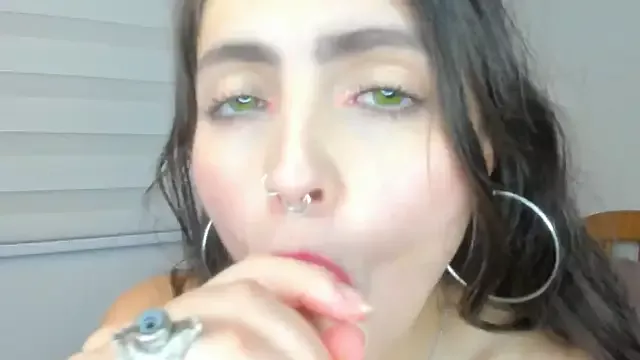 llanna_ on StripChat 