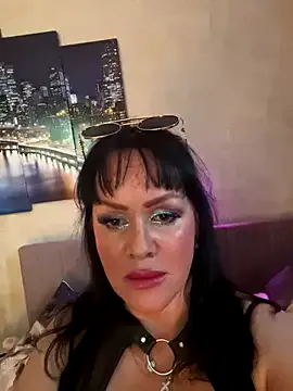 Lolaley2 on StripChat