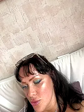 Lolaley2 on StripChat 