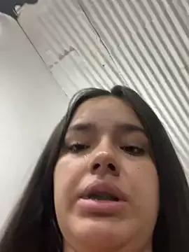 Luciaparker03 — VENIRME EN SQUIRT EN LIVE