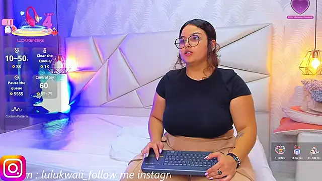 lulukawai16 on StripChat 