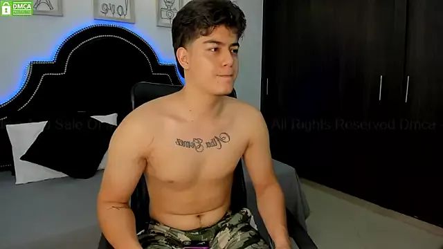 MaxxiCruz on StripChat 
