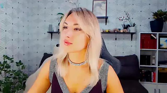 MillaXQueen — Goal- Sexy dance !!