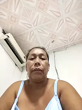 Naomi-Mature — Show pussy