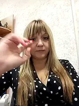 Office_Albertina — Squirting under the desk in the office