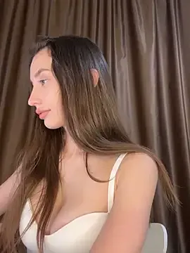 Polli_Kiss — suck finger+moan