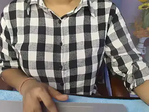 QUEEN_SUKU on StripChat 