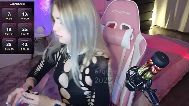 queenxlexy on StripChat 