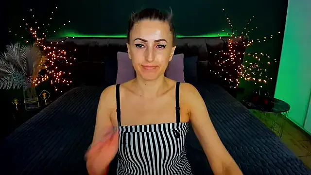 Rebecca_Diamond on StripChat 