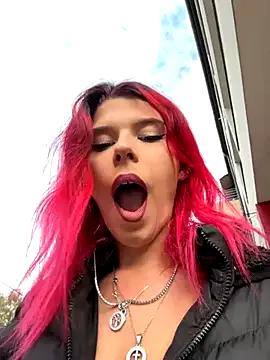 RiriRoseey on StripChat 