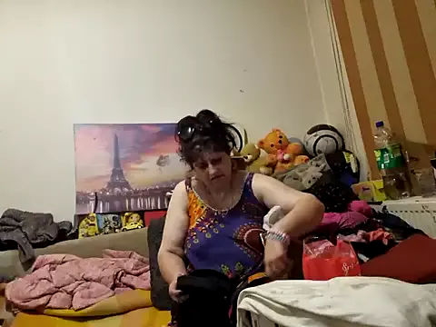 Samantha_Squirt@xh on StripChat 