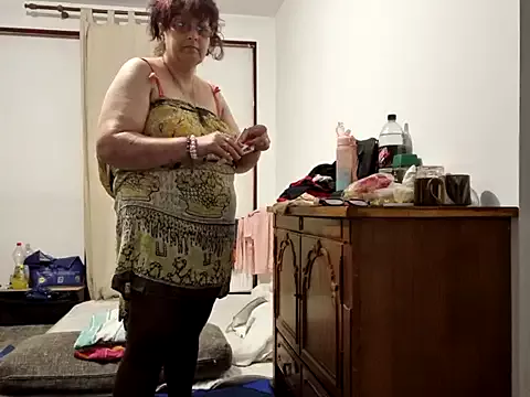 Samantha_Squirt@xh on StripChat 