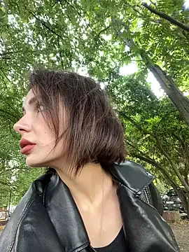 SandraCarter — Show hard nipples in park