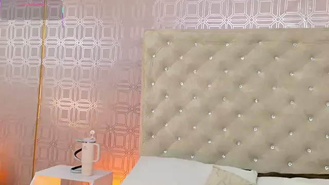Sara_Desire on StripChat 