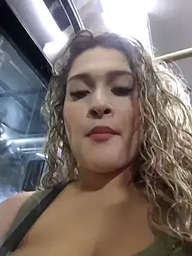 Sara_smiiith211 on StripChat 