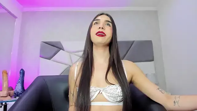 saracaball_ on StripChat 