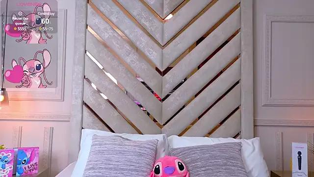 Sarah-Grace on StripChat 