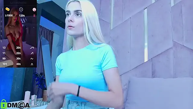 SelenaDaze on StripChat 