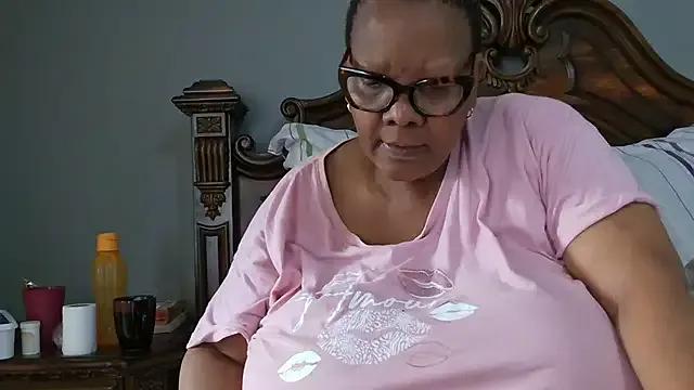 SEXYBOOBSNASS's avatar