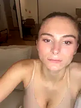 SophiiaStarr — go doggy and show ass 