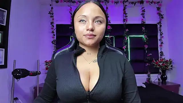 sweelanna__ on StripChat 