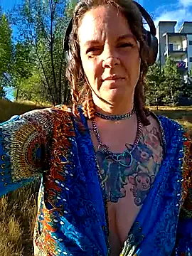 thatonespicychick — Go ride the gear shifter