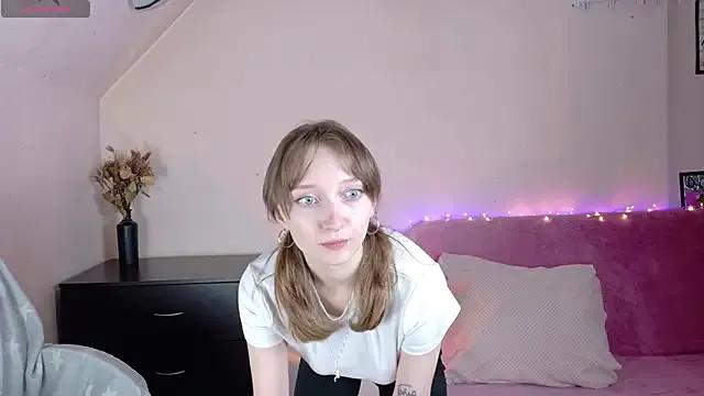 TinyMuse_ — blow kiss