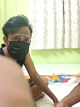 Trending_Couple — Last tipper get one hot video 