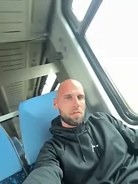 Tu_ho_mie — Public -  naked in car
