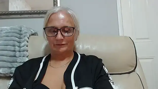 Velvet-Secrets on StripChat 