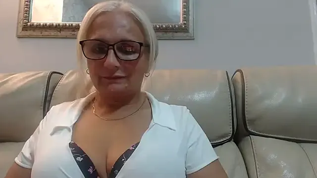 Velvet-Secrets on StripChat 