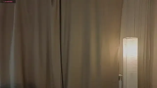 WanCawood — lick my lips close up