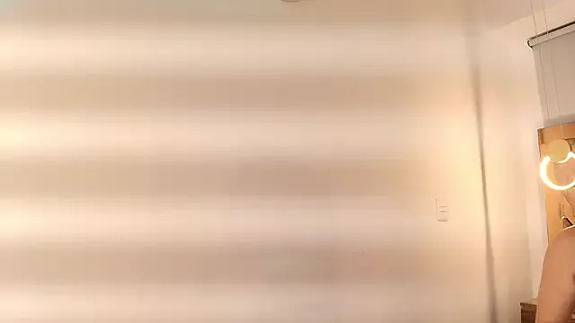 zarah_andrew__ on StripChat 