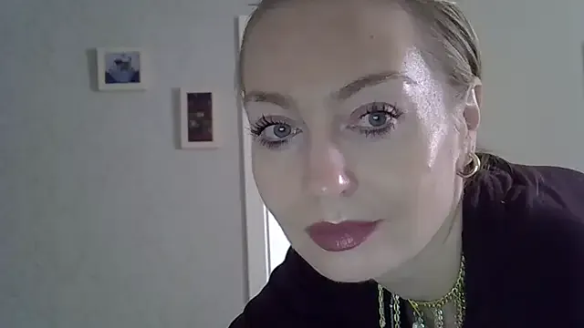 ZarinaSwift — Striptease dance